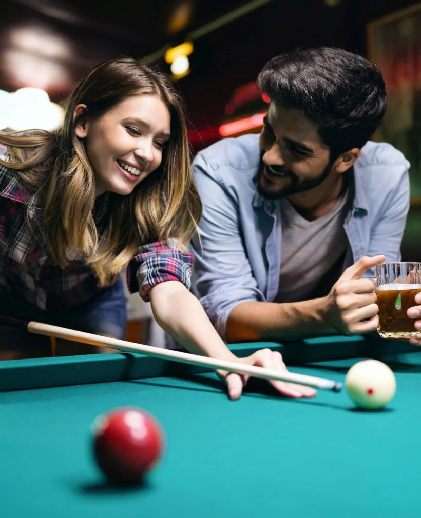 Partie de billard entre amis